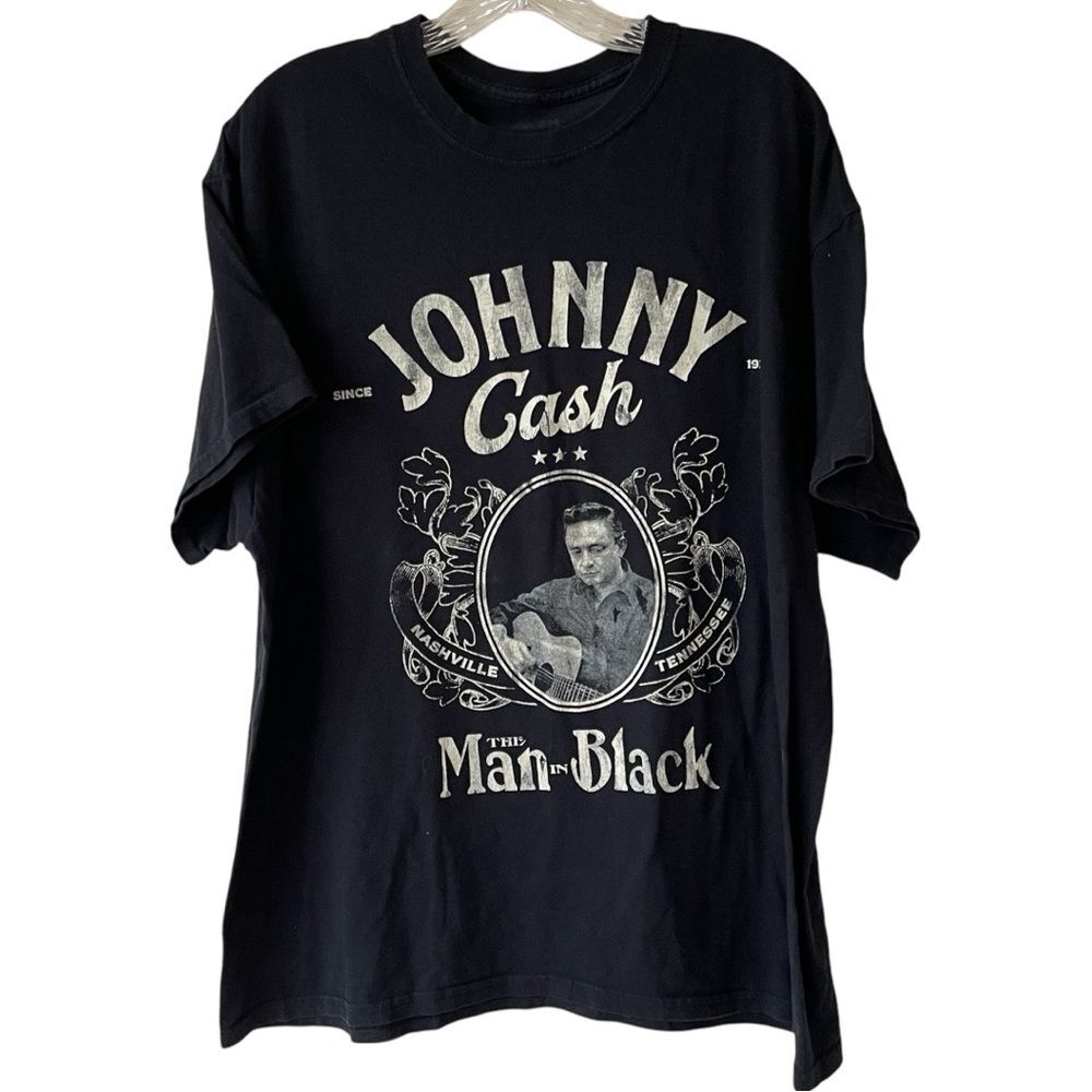 JOHNNY CASH The Man In Black Graphic T-Shirt Black Short Sleeve Nashville‎ Tee